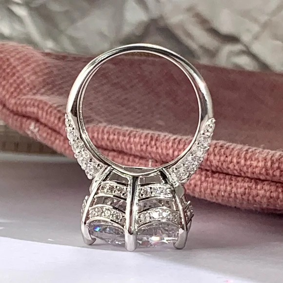 925 Sterling Silver CZ Ring Sz 7 - Picture 9 of 15